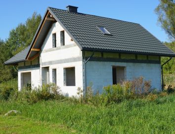 Budowa domów bez pozwolenia nie oznacza urbanistycznego chaosu